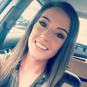 Meet your Posher, Casey